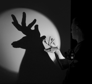 Magie d'ombres... et autres tours | spectacle à la TOHU